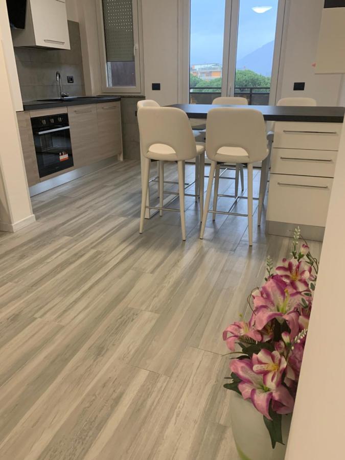 Apartamento La Conchiglia A Marina Marina Di Carrara Exterior foto
