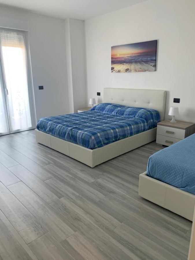 Apartamento La Conchiglia A Marina Marina Di Carrara Exterior foto