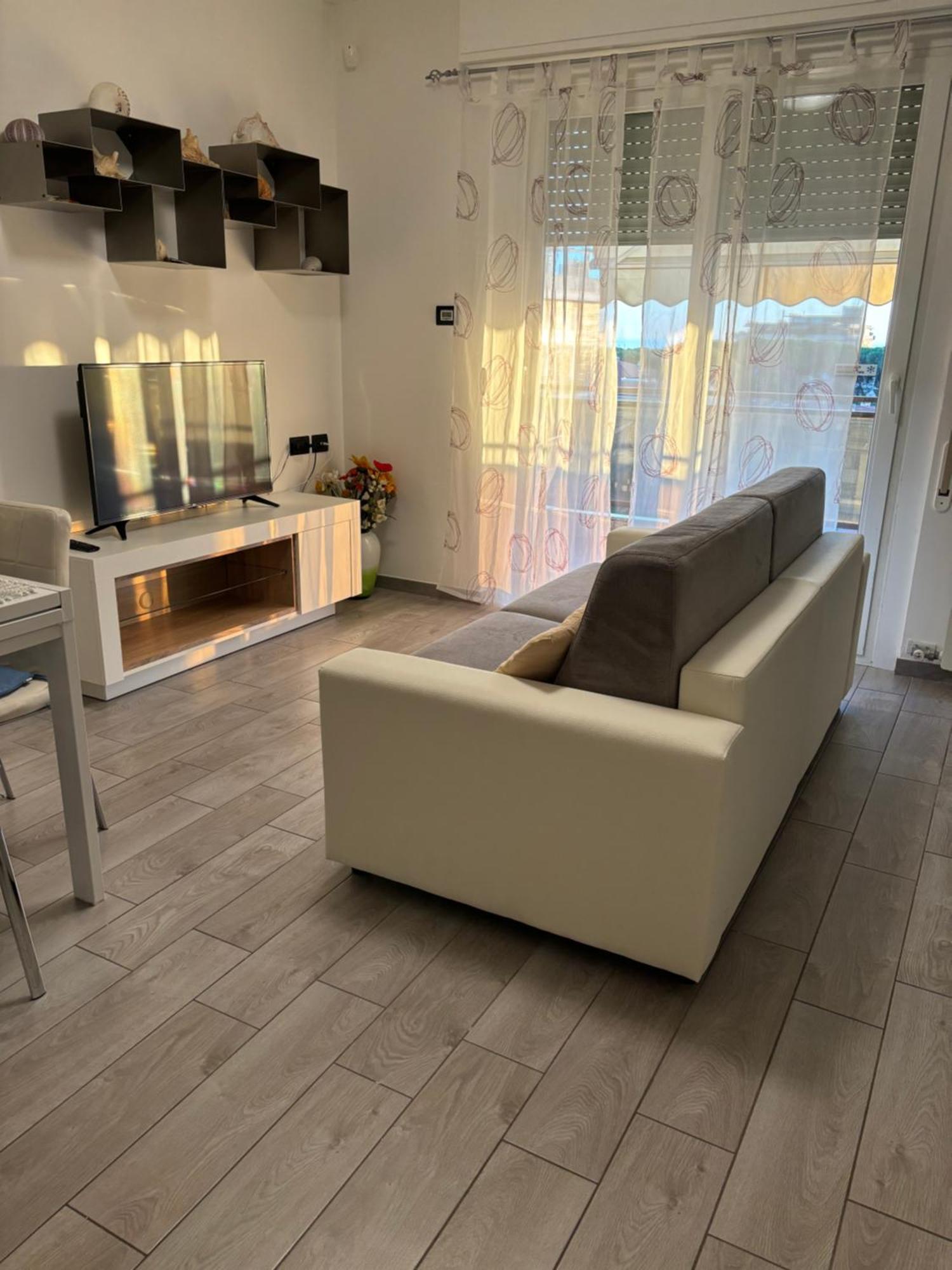 Apartamento La Conchiglia A Marina Marina Di Carrara Exterior foto